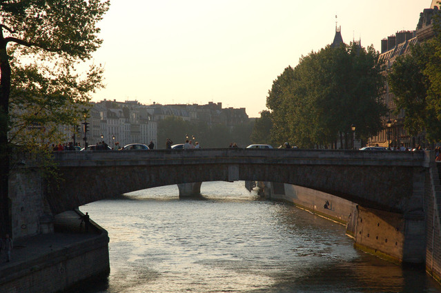 Most přes nejslavnější pařížskou řeku